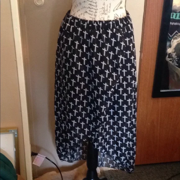 Rue 21 Cross Skirt XL EUC Goth High Low - Picture 3 of 8